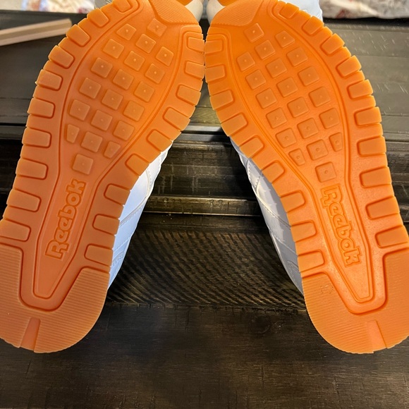 Reebok - Picture 3 of 3